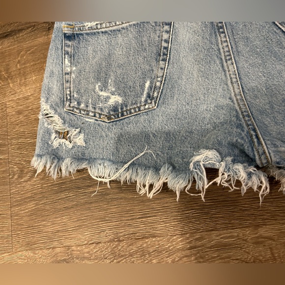 Agolde Parker Distressed Cutoff Jean Shorts Size 31 Color Swampmeet - Picture 8 of 8